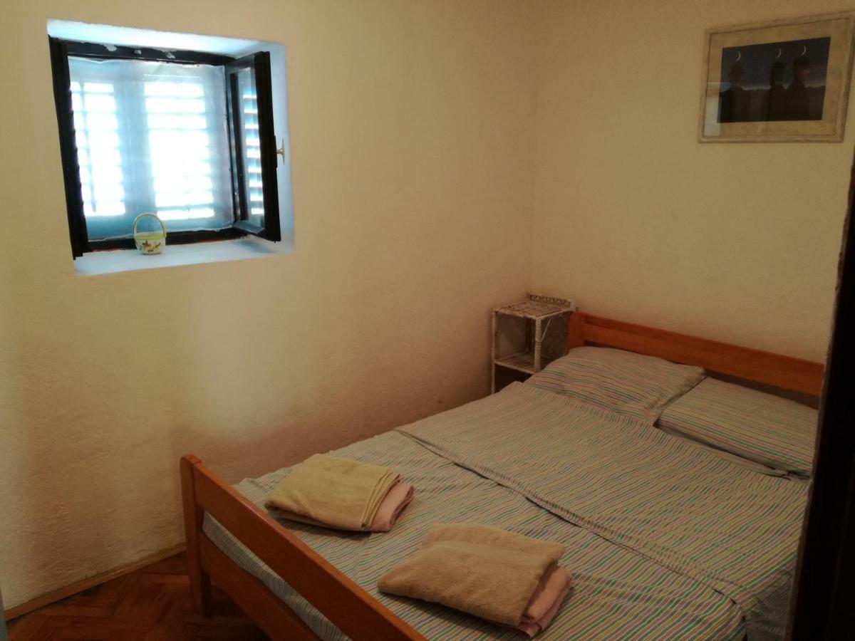 Lili Apartments, Sv Dunata 18 Kornić Exterior foto